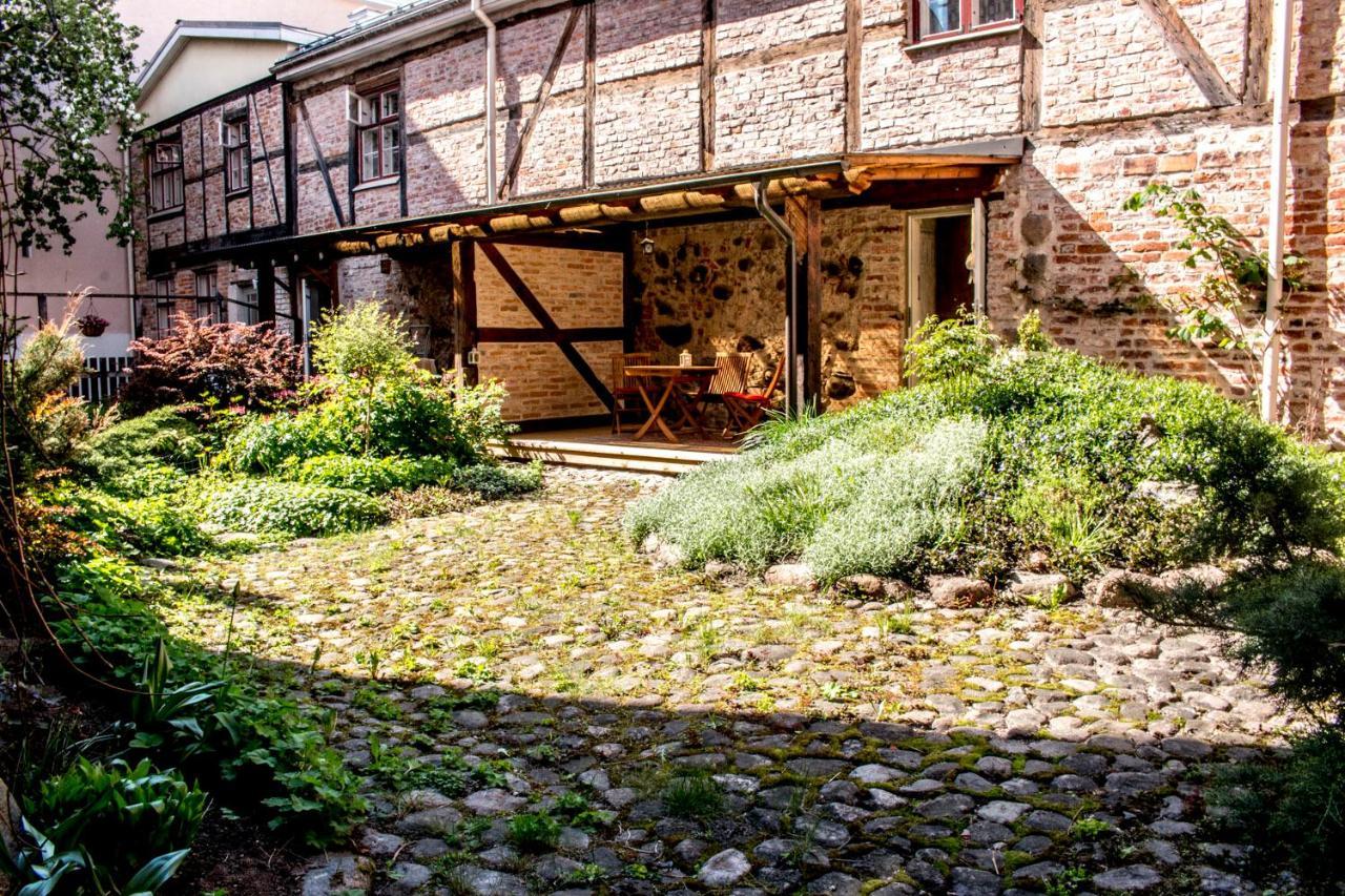 Íbúð Old Town Fairytale, 2 Bedrooms And Terrace,
